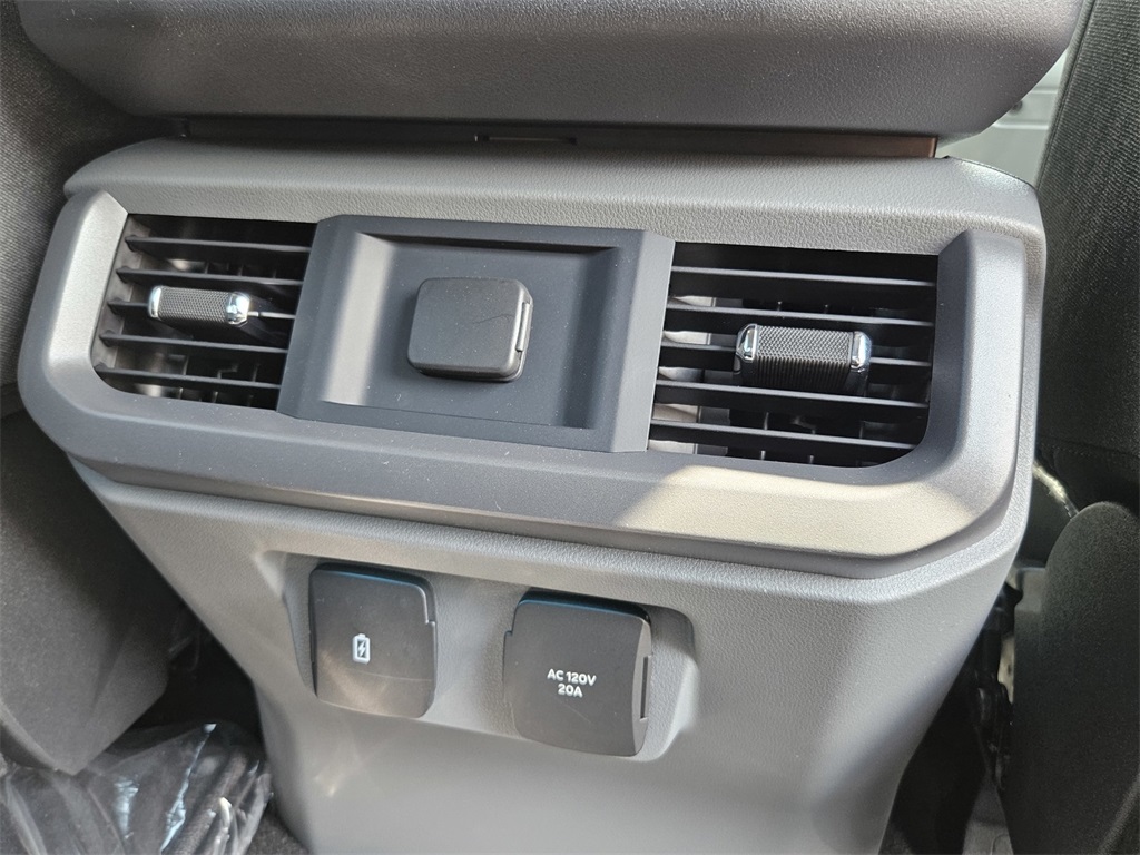 2025 Ford F-150 XLT photo 28