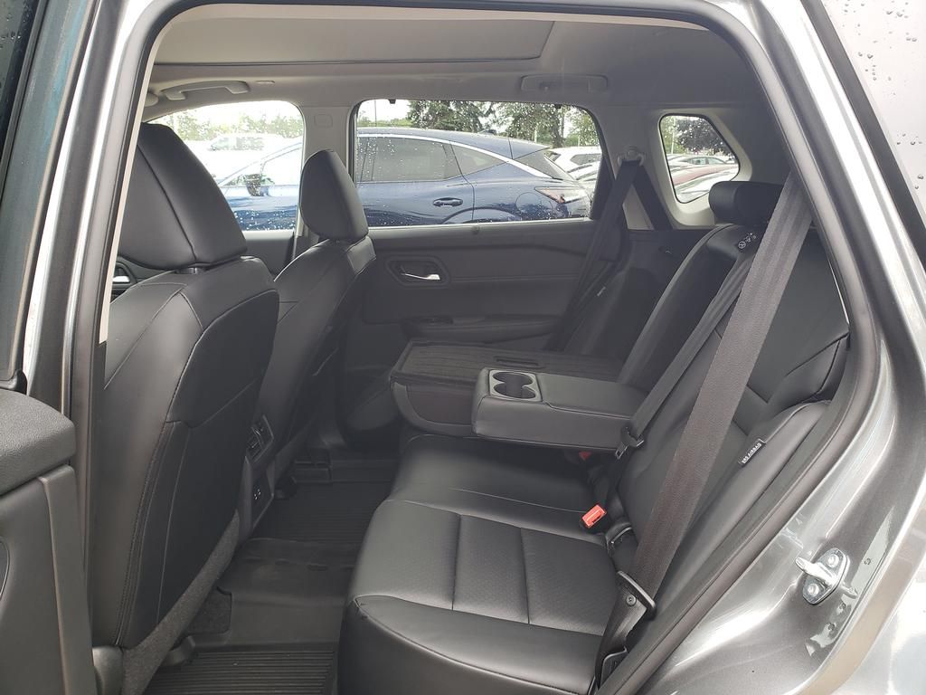 2024 Nissan Rogue SV photo 16