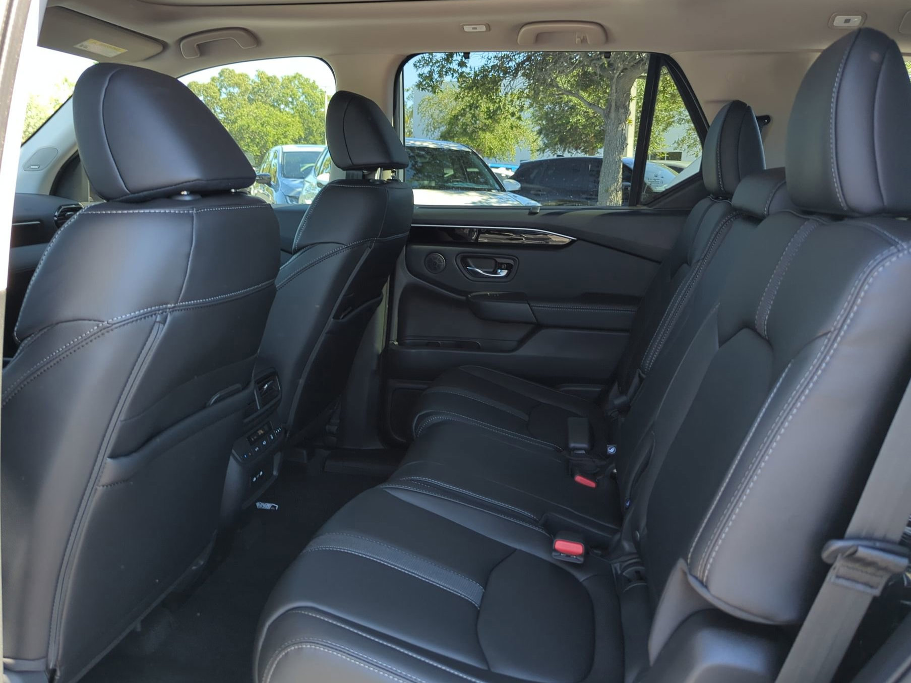 2025 Honda Pilot Touring photo 17