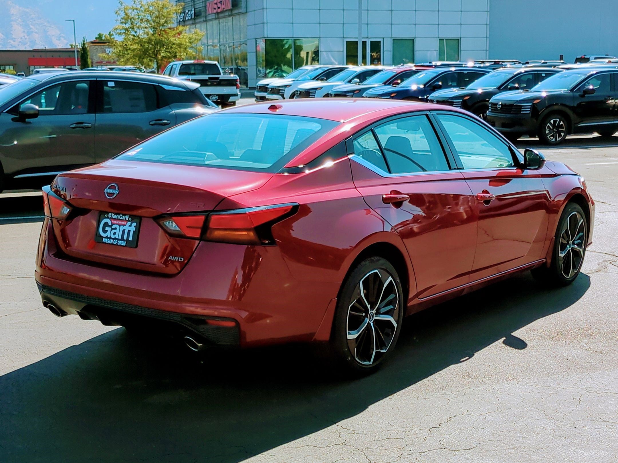 2025 Nissan Altima 2.5 SR photo 3