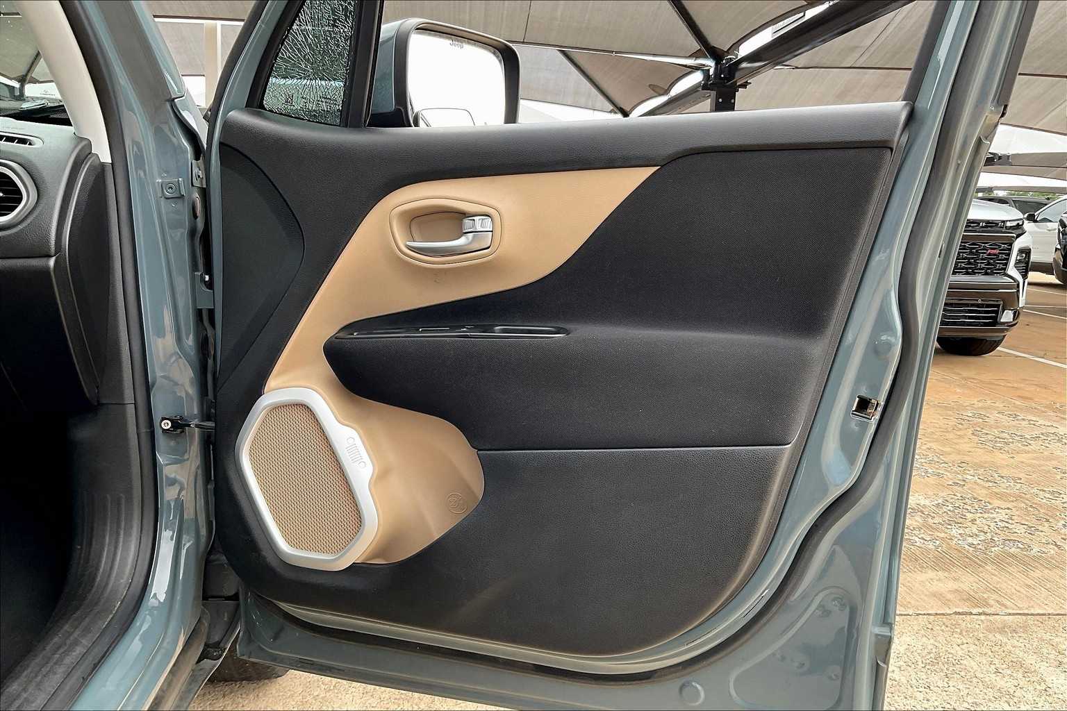 2017 Jeep Renegade Latitude North Edition photo 19