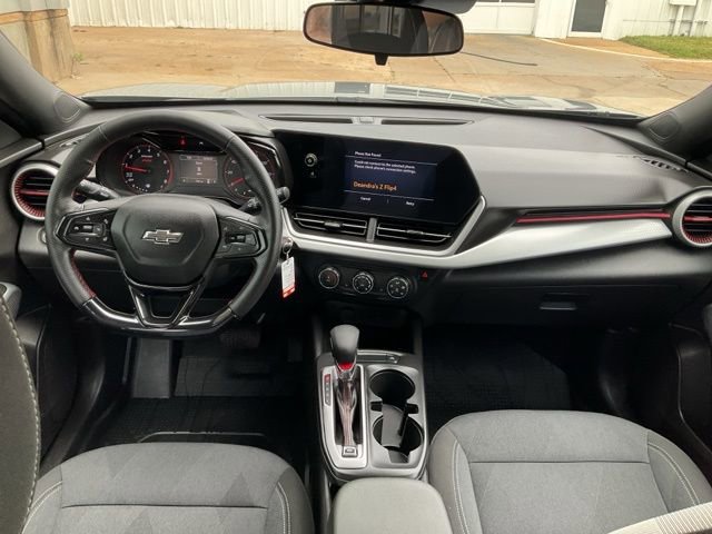 2025 Chevrolet Trax photo 3
