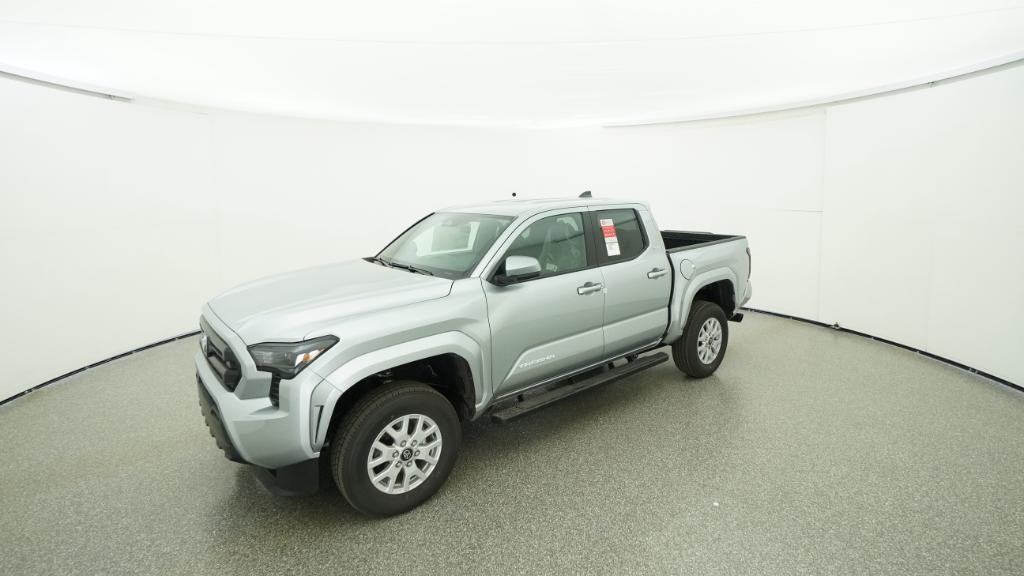 2025 Toyota Tacoma SR5's photo