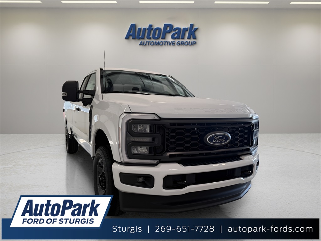 2026 Ford F-350 Super Duty XL's photo