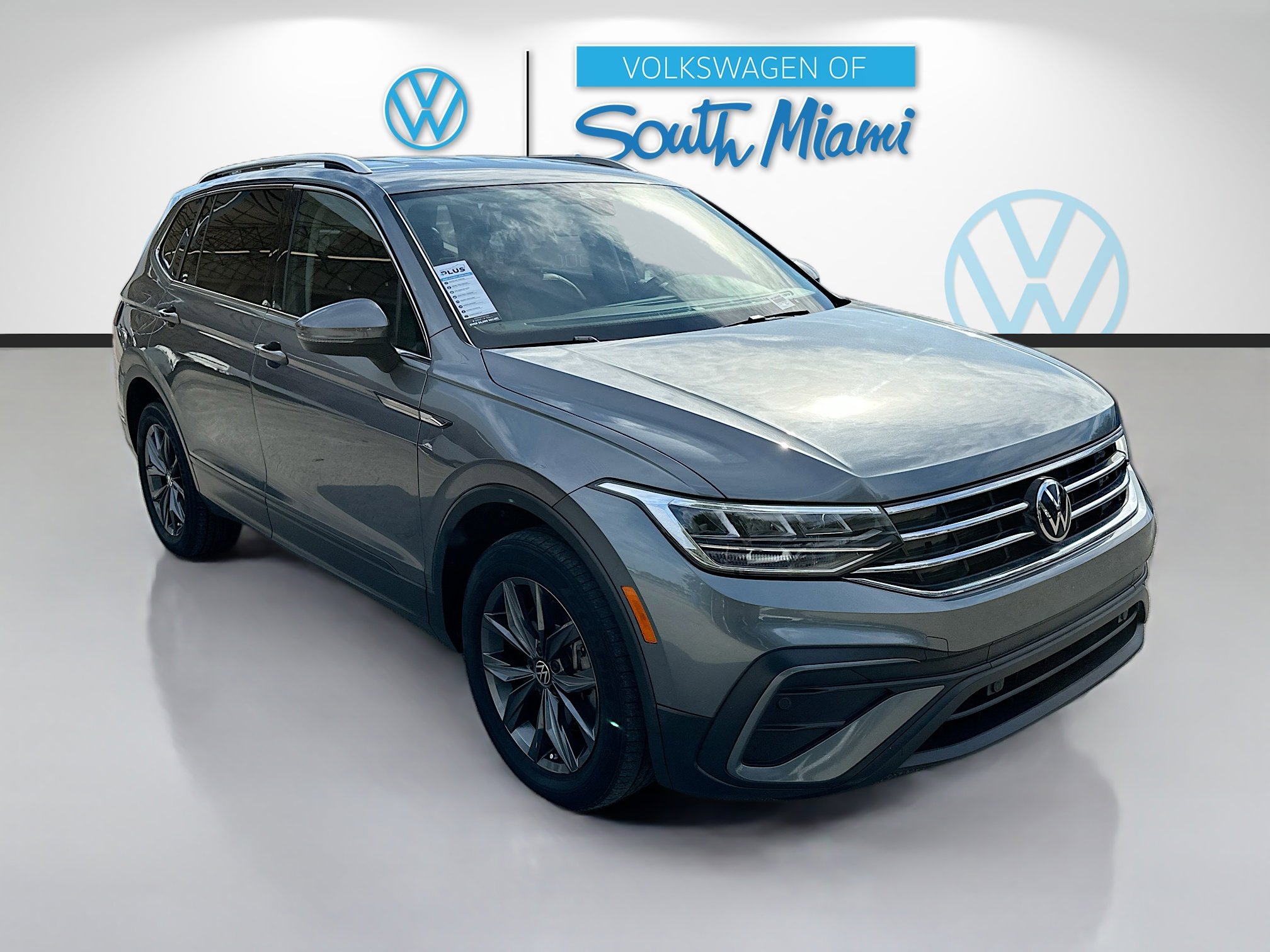 2022 Volkswagen Tiguan SE's photo