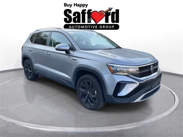 2022 Volkswagen Taos SE photo 2