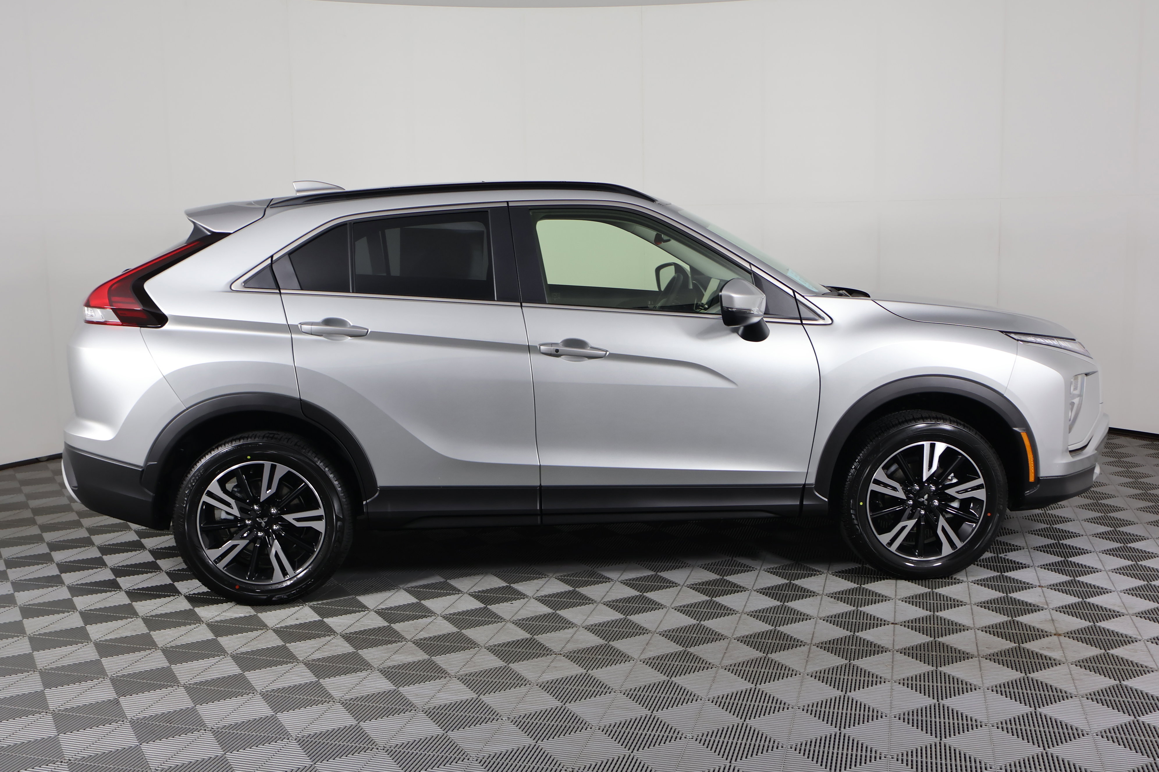 2025 Mitsubishi Eclipse Cross SE photo 5