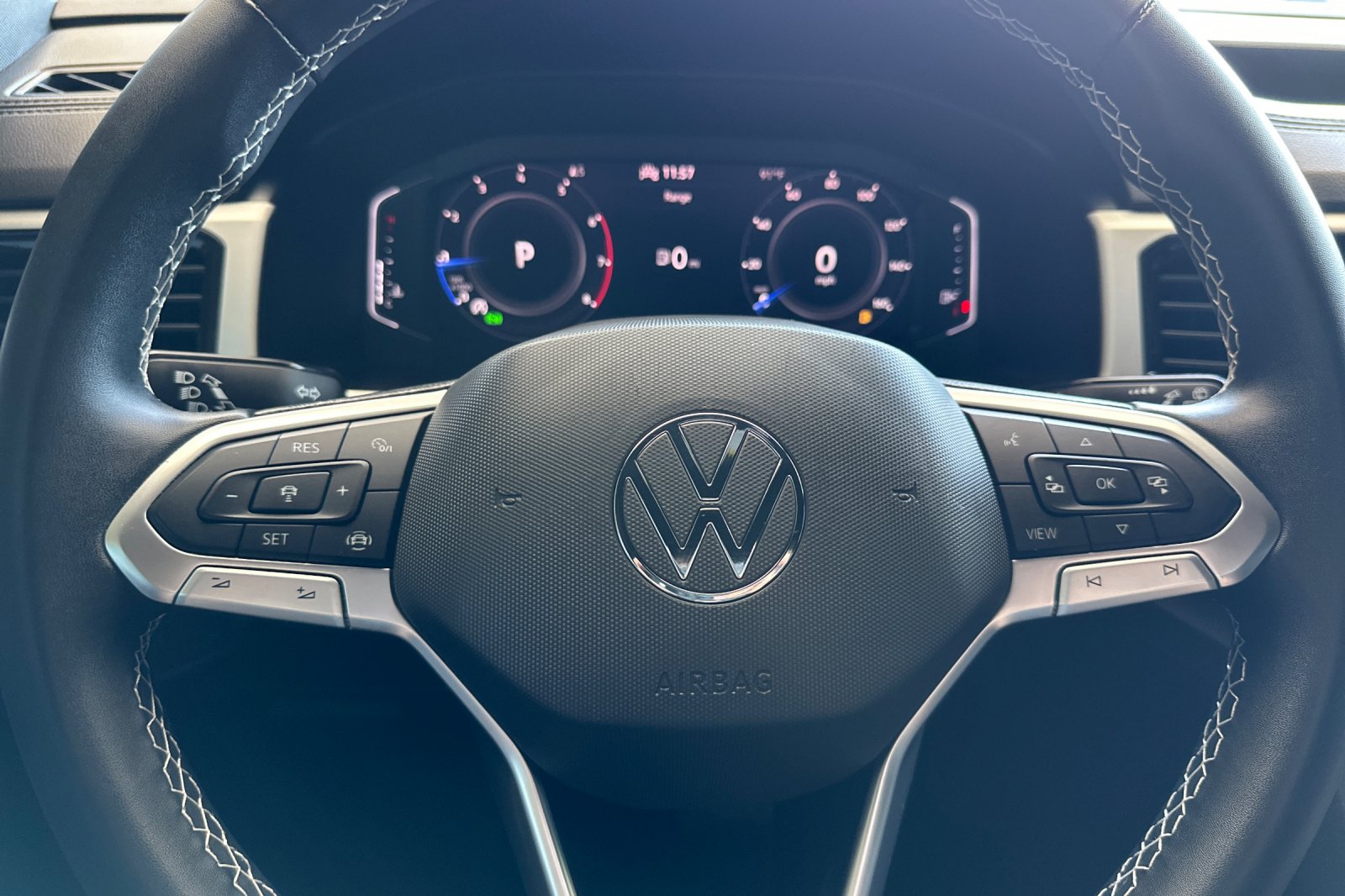 2022 Volkswagen Atlas Cross Sport V6 SE Technology photo 23