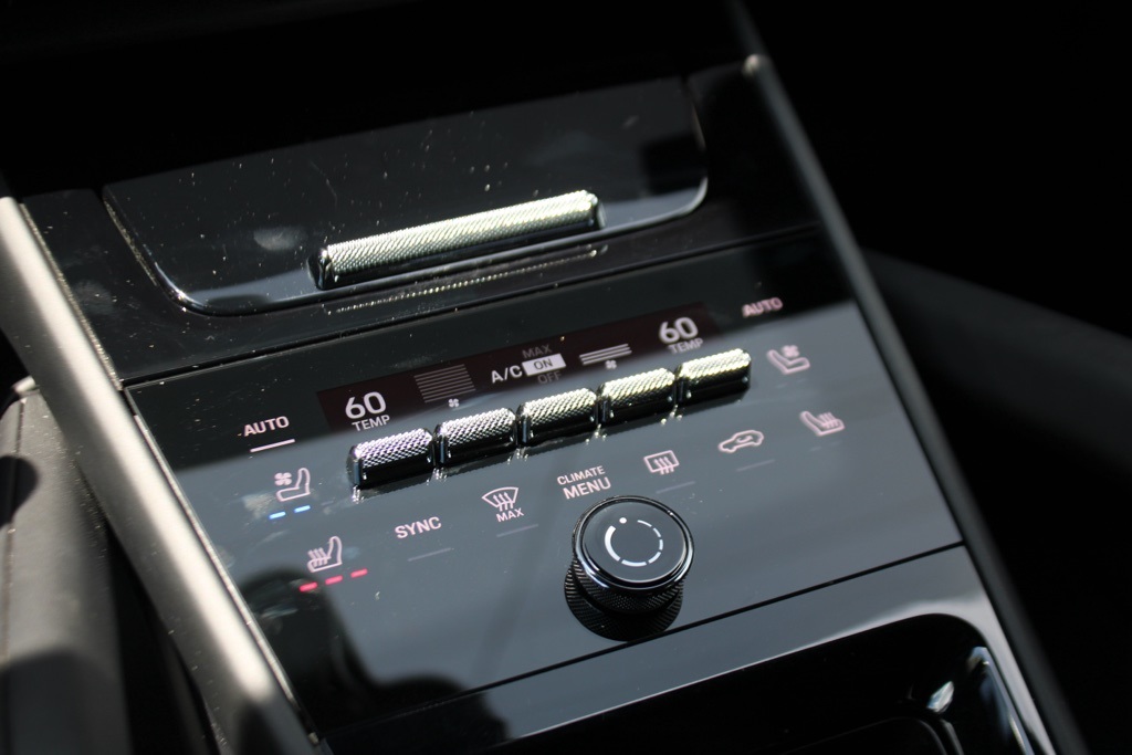 2024 Porsche Cayenne Coupe photo 31