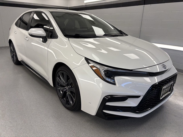 2023 Toyota Corolla XSE photo 3