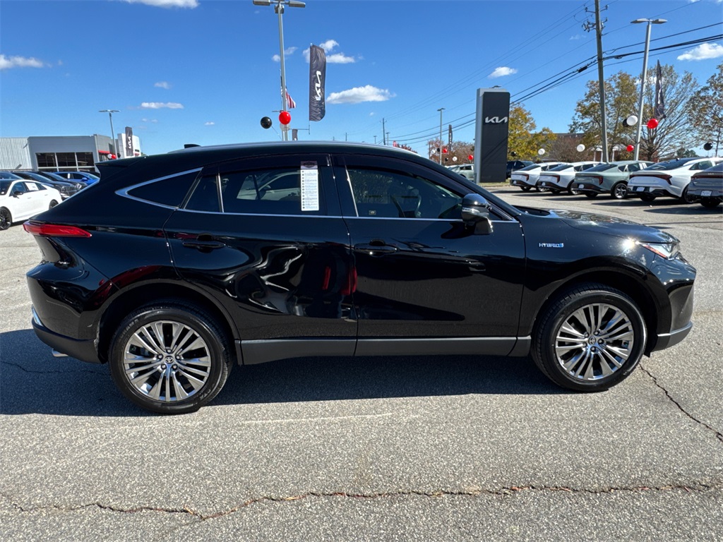 2021 Toyota Venza XLE photo 2