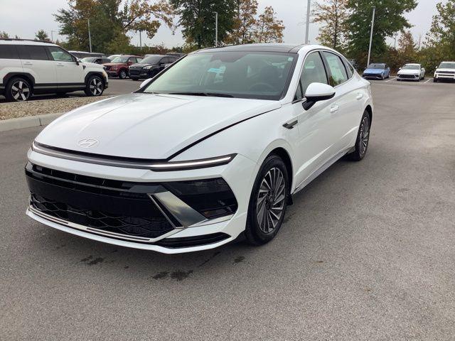2026 Hyundai Sonata Hybrid SEL photo 2