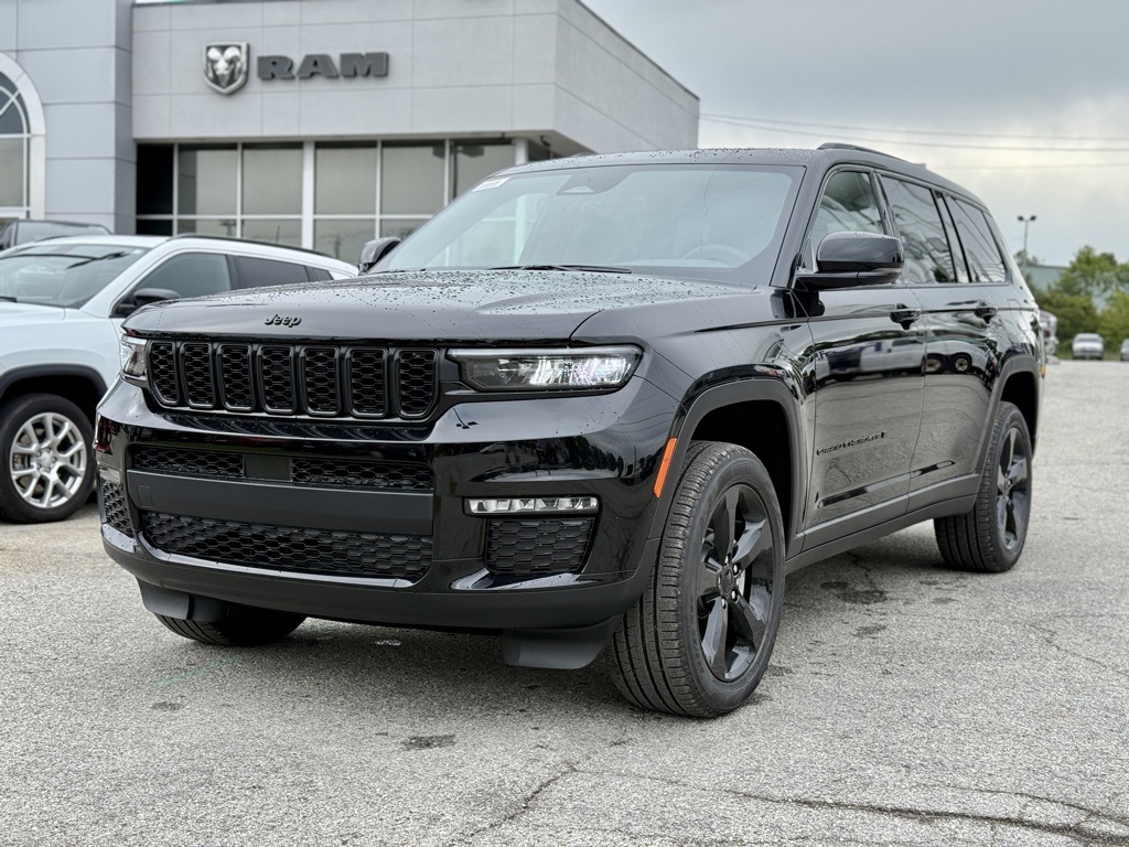 2025 Jeep Grand Cherokee Limited photo 2