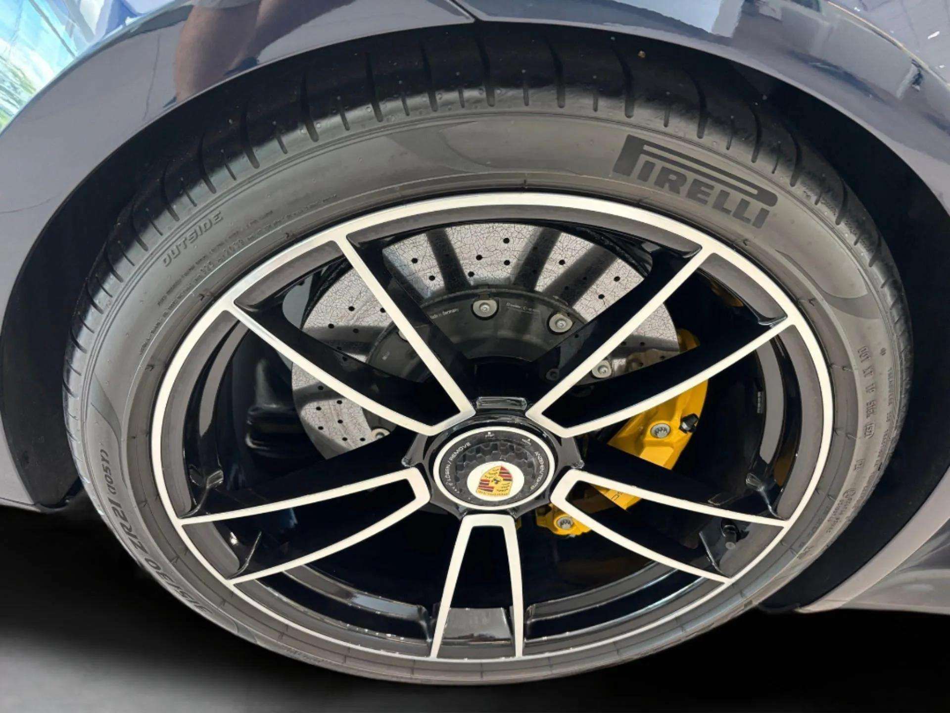 2021 Porsche 911 Turbo S photo 24