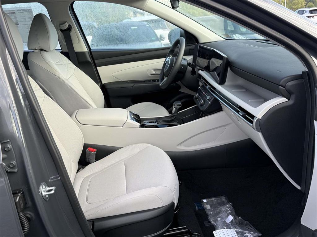 2025 Hyundai Tucson SE photo 14
