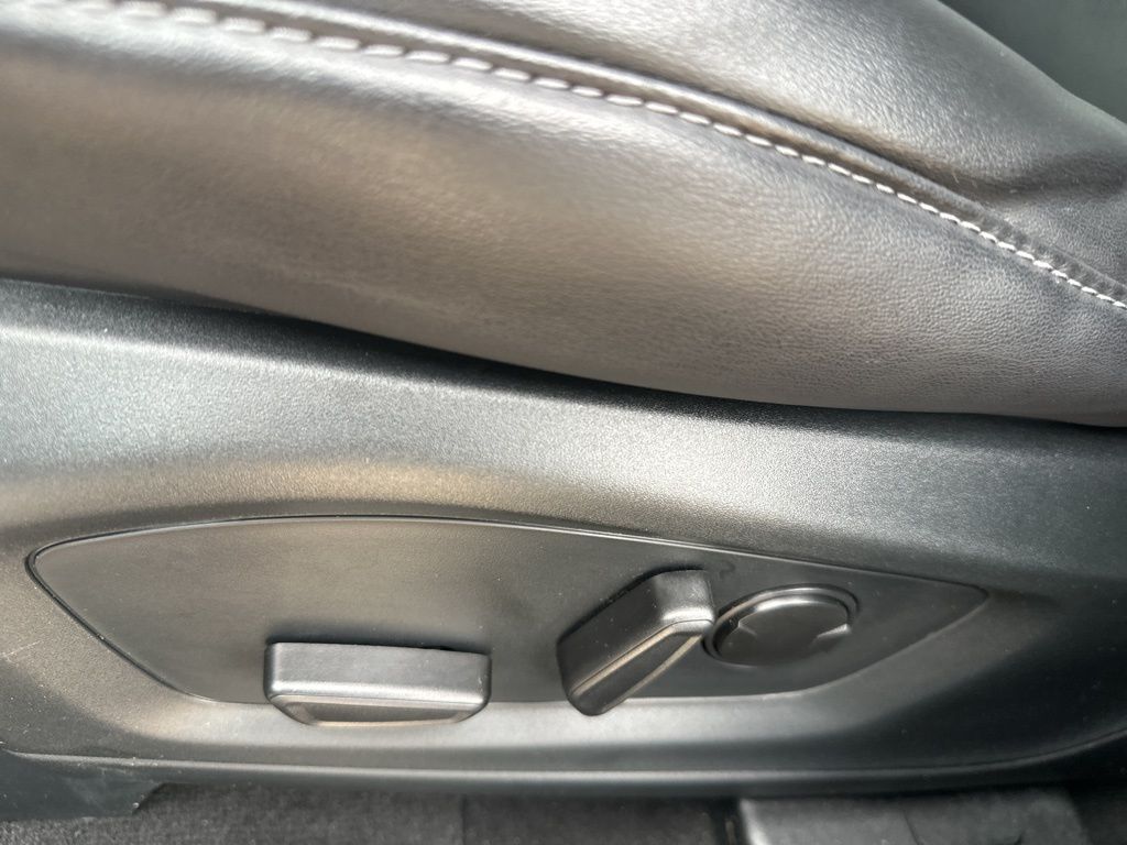 2023 Ford Explorer XLT photo 3