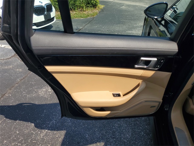 2018 Porsche Panamera 4 photo 27