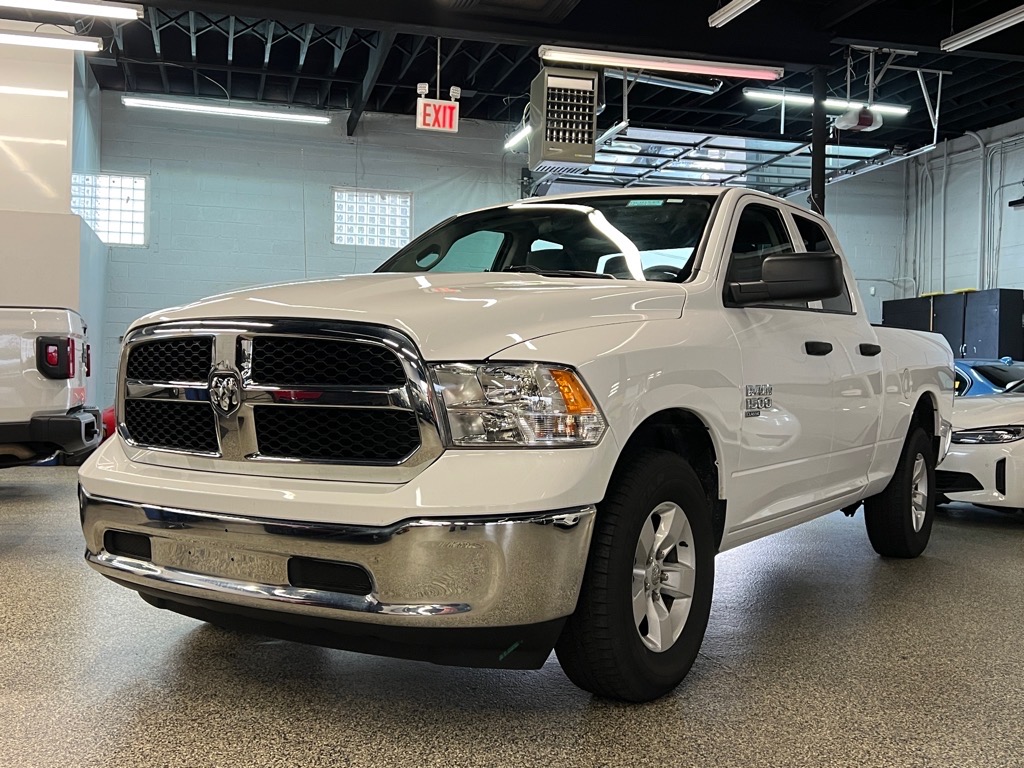 2023 Ram 1500 Classic SLT photo 3