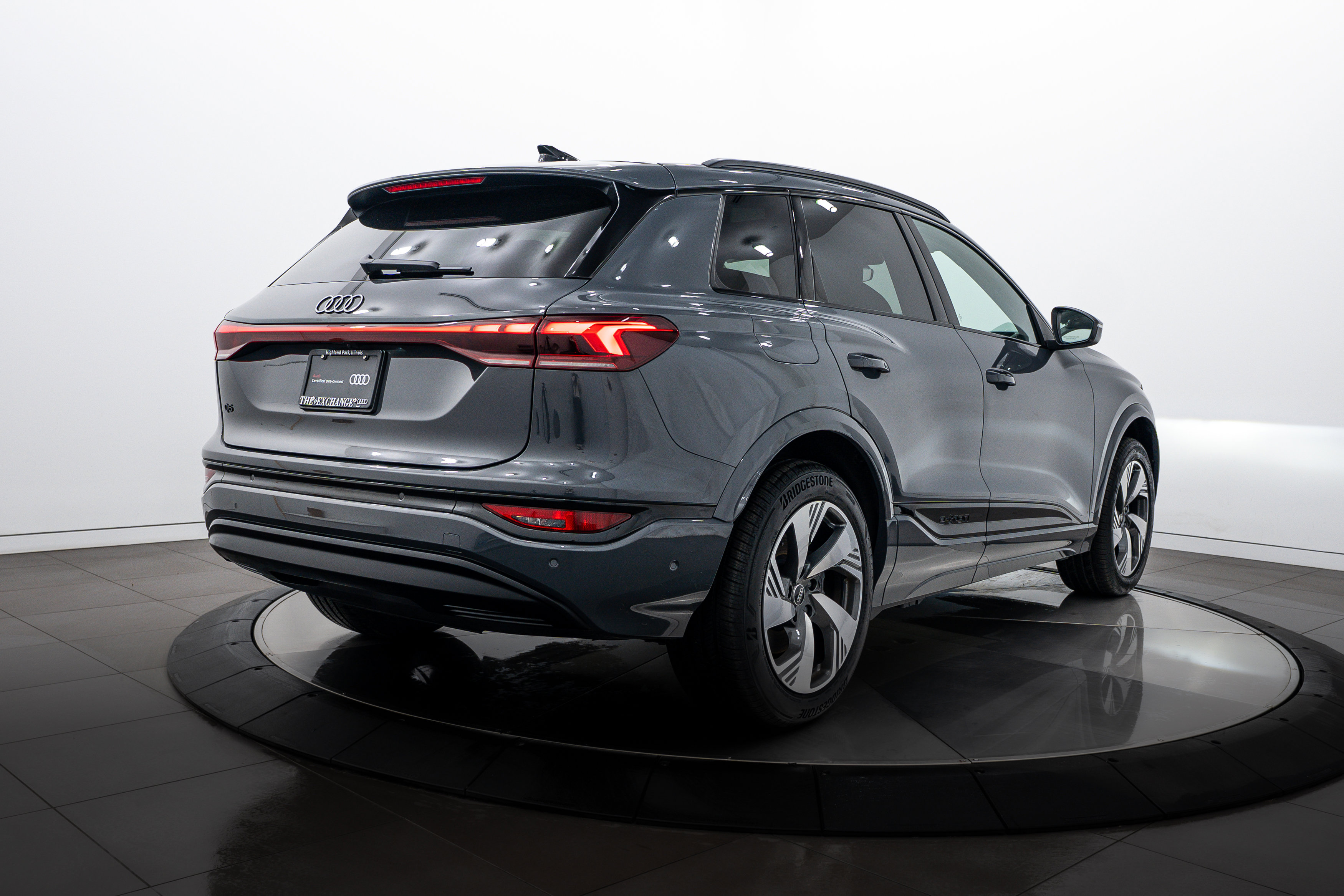 2025 Audi Q6 E-tron Premium Plus photo 4