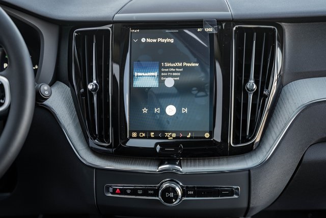 2025 Volvo XC60 Hybrid T8 Plus photo 19