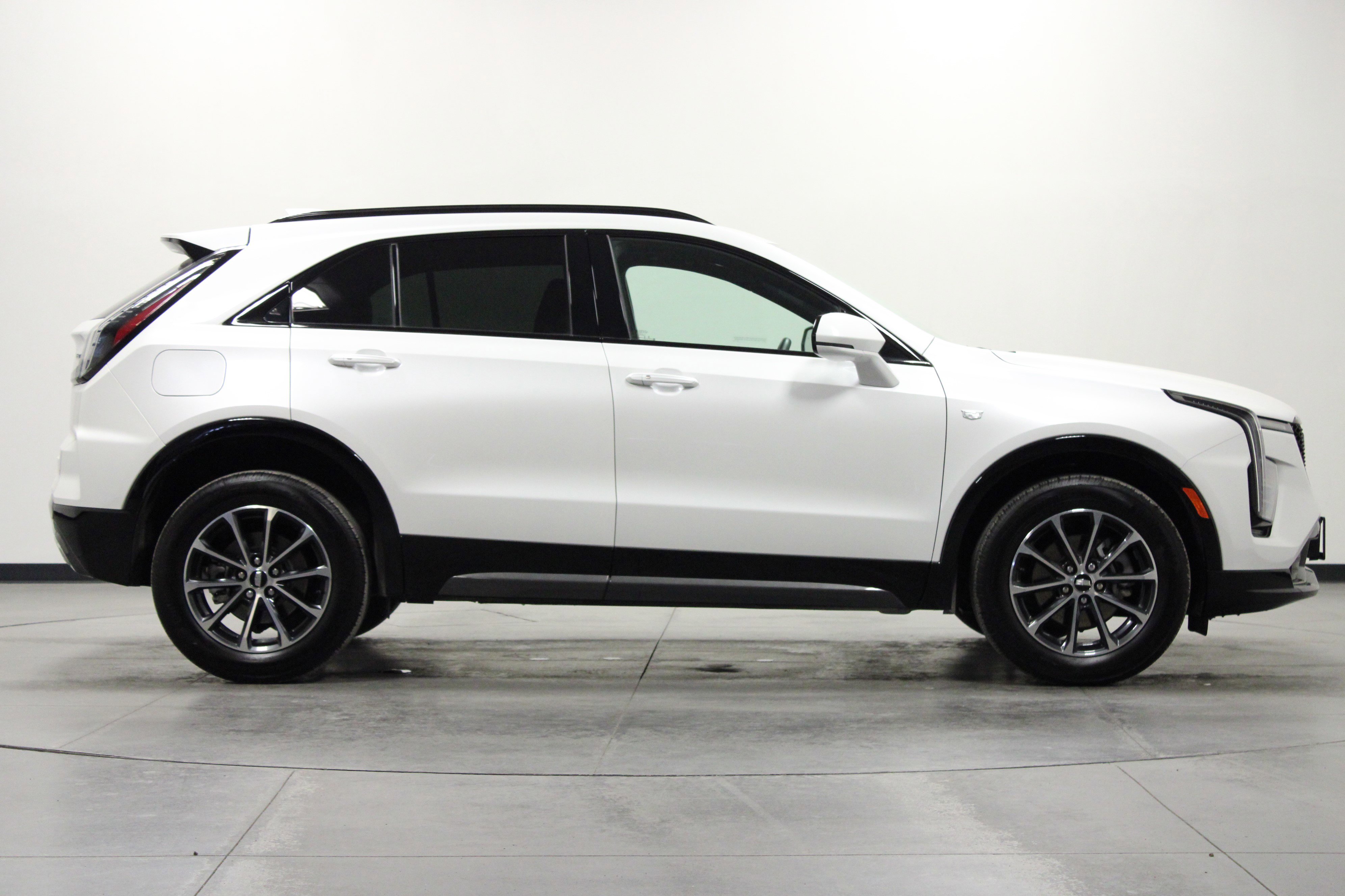 2024 Cadillac XT4 Sport photo 2