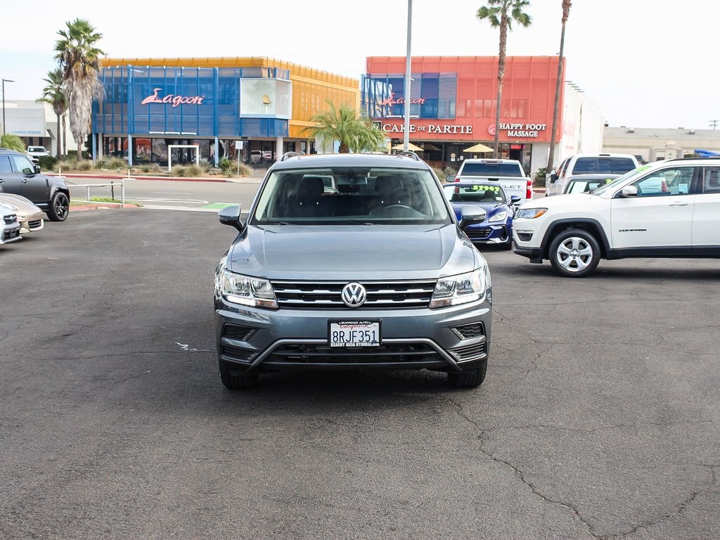 2020 Volkswagen Tiguan SE photo 2