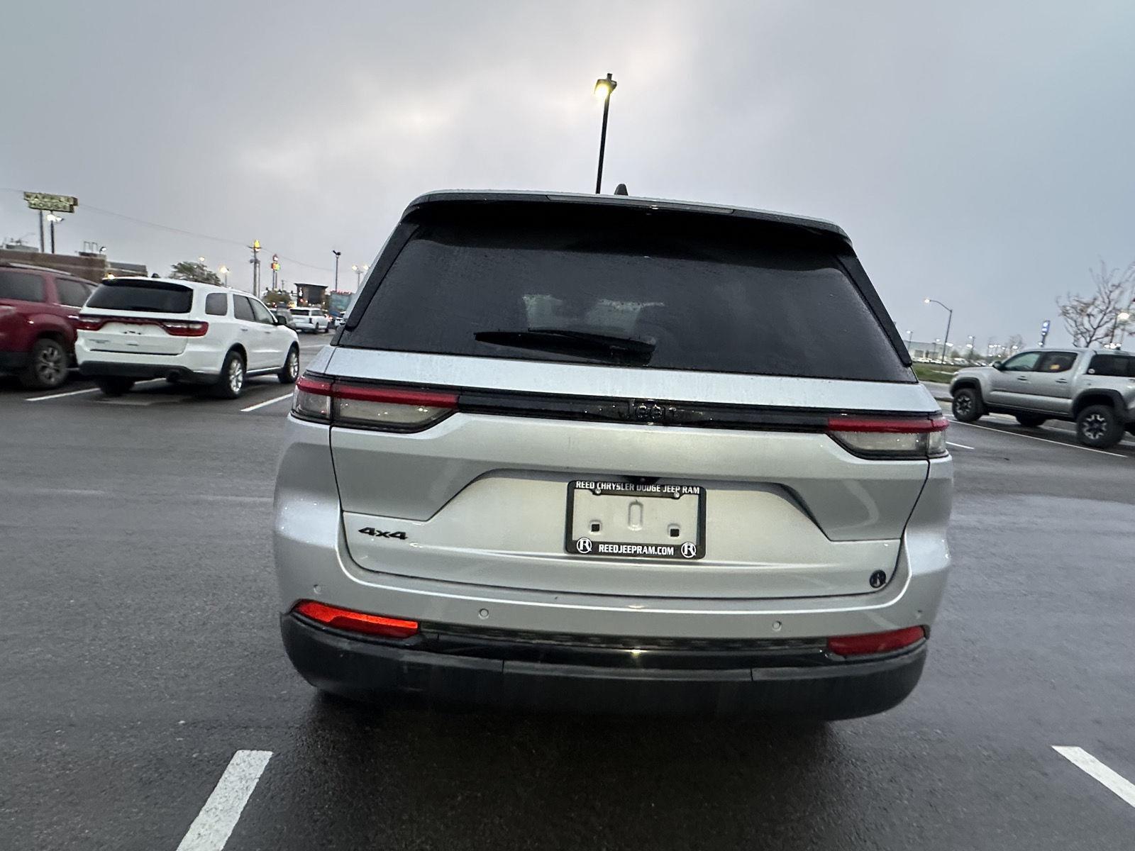 2024 Jeep Grand Cherokee Altitude X photo 2