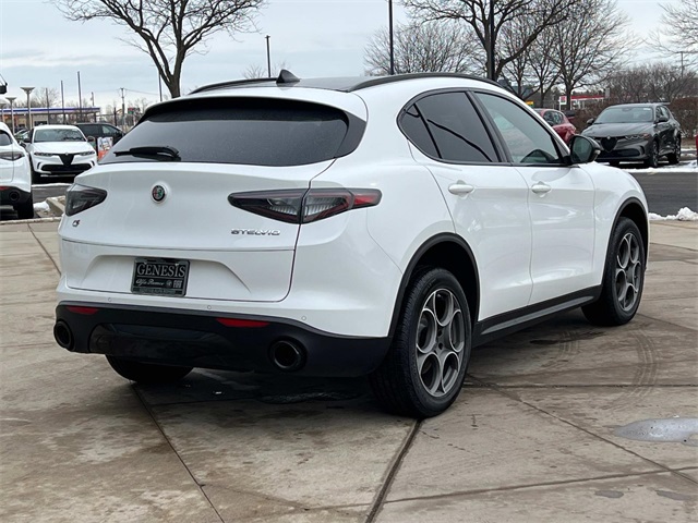 2025 Alfa Romeo Stelvio Sprint Base photo 3