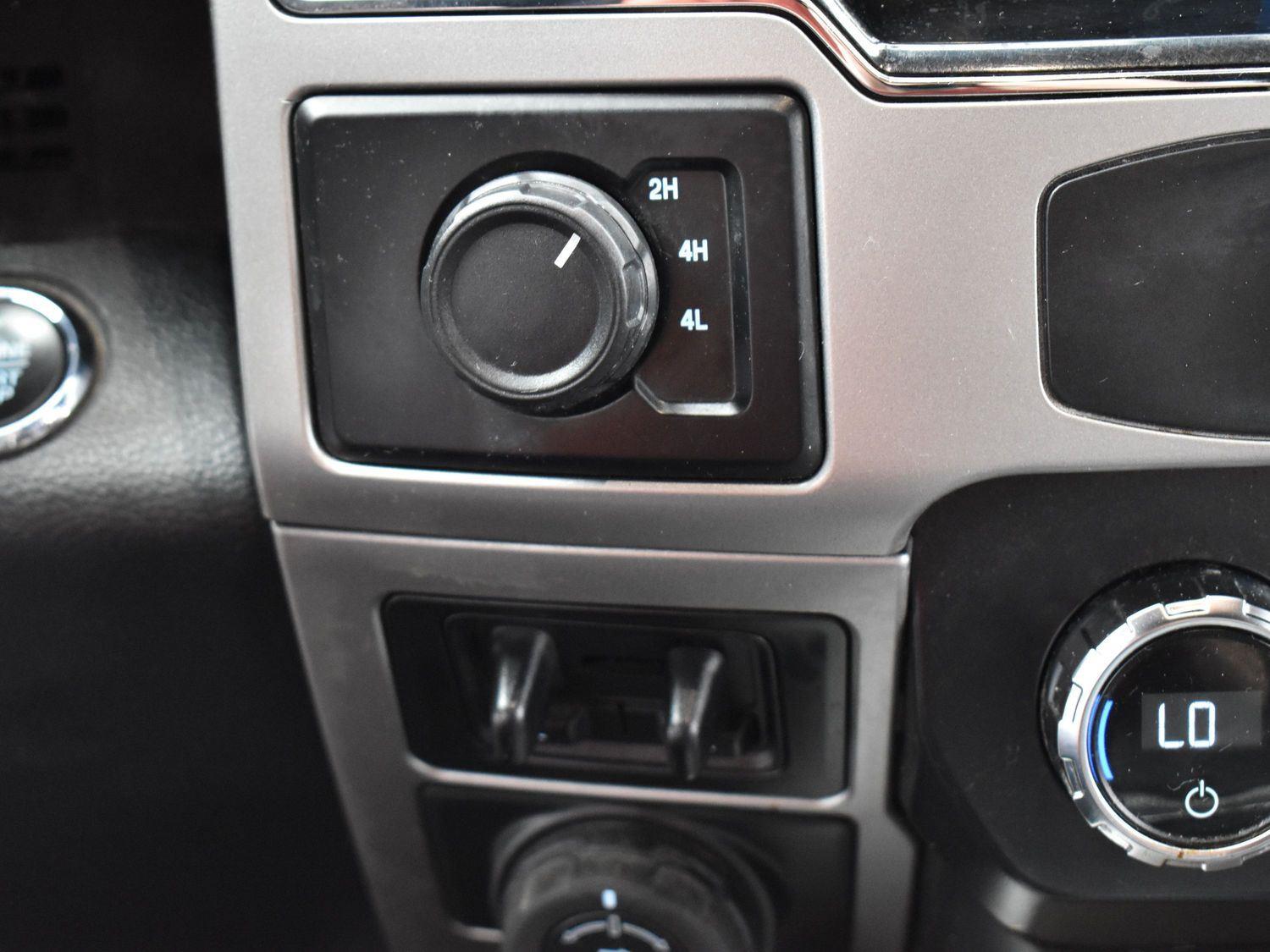 2022 Ford F-450 Lariat photo 22
