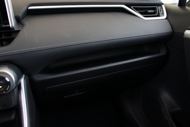 2024 Toyota RAV4 Hybrid XLE photo 31