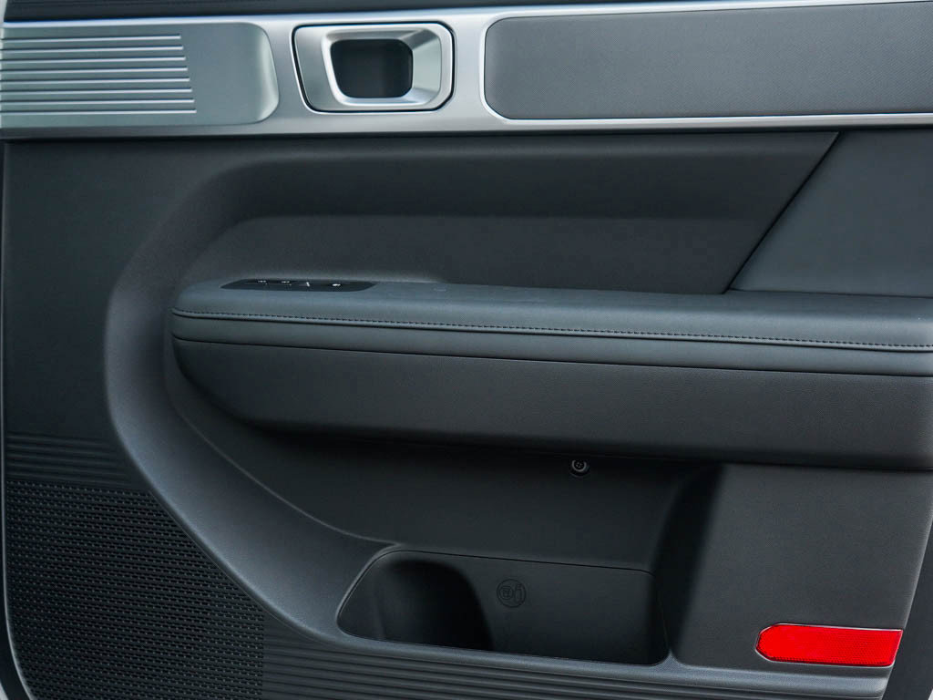 2026 Hyundai Santa Fe SEL photo 8