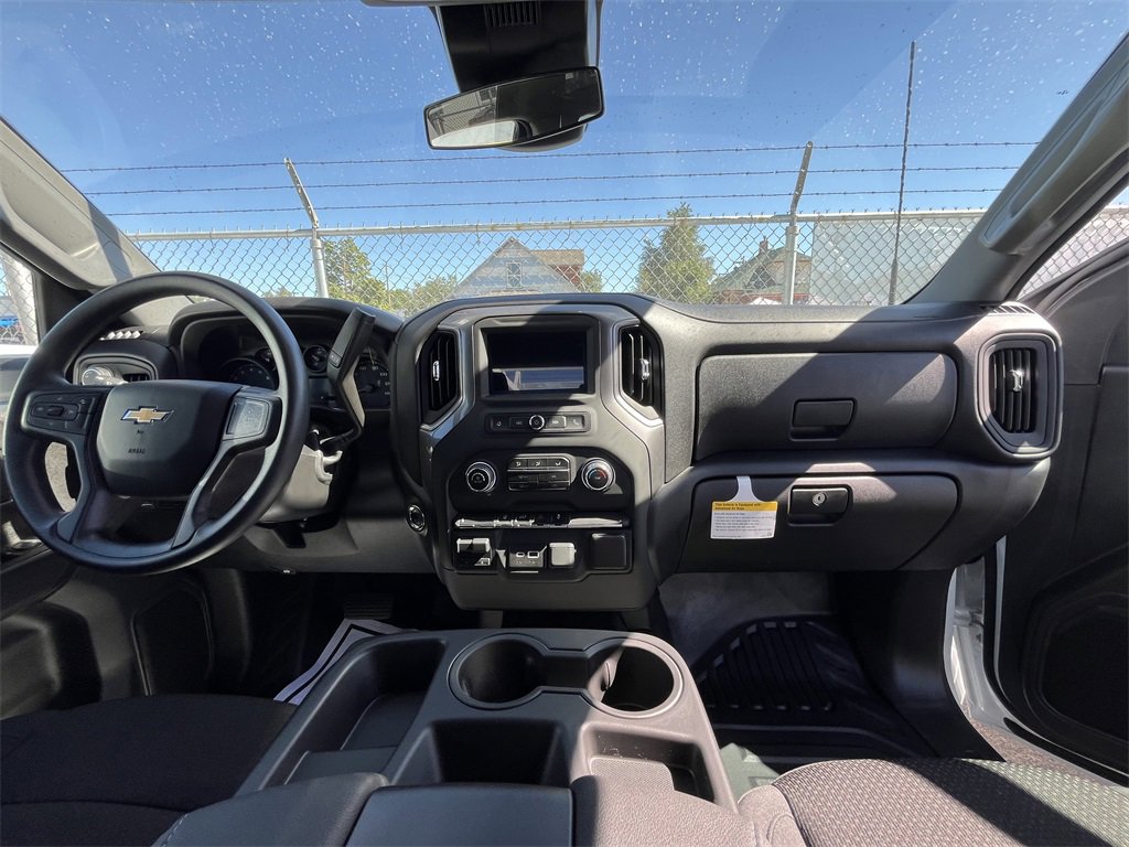 2025 Chevrolet Silverado 2500HD photo 4