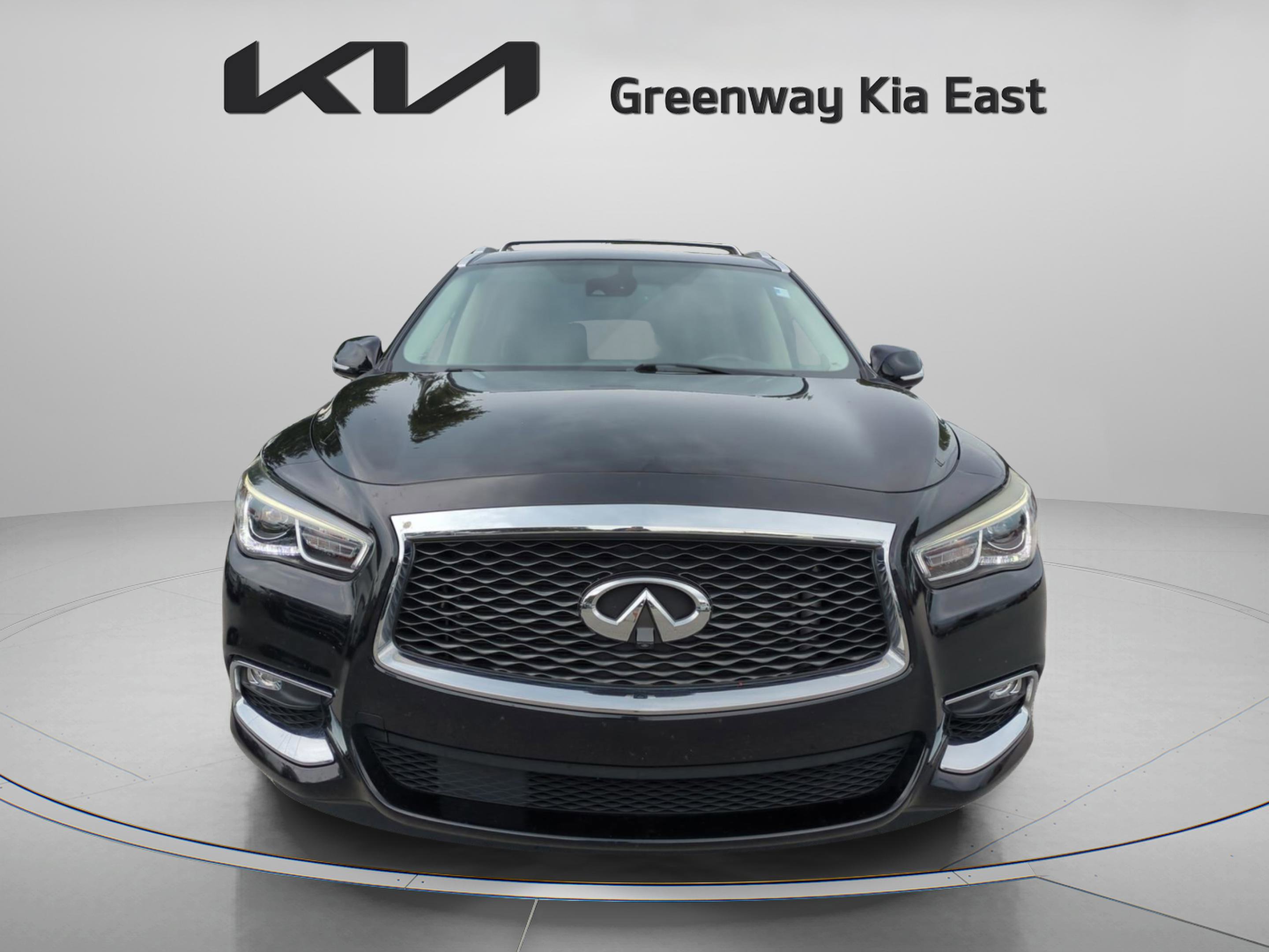 2020 Infiniti QX60 Luxe photo 3