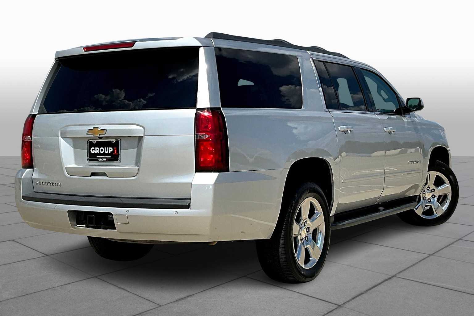2018 Chevrolet Suburban LS photo 11