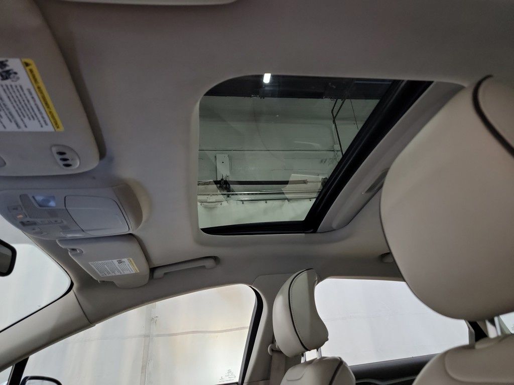2017 Ford Fusion Platinum photo 13