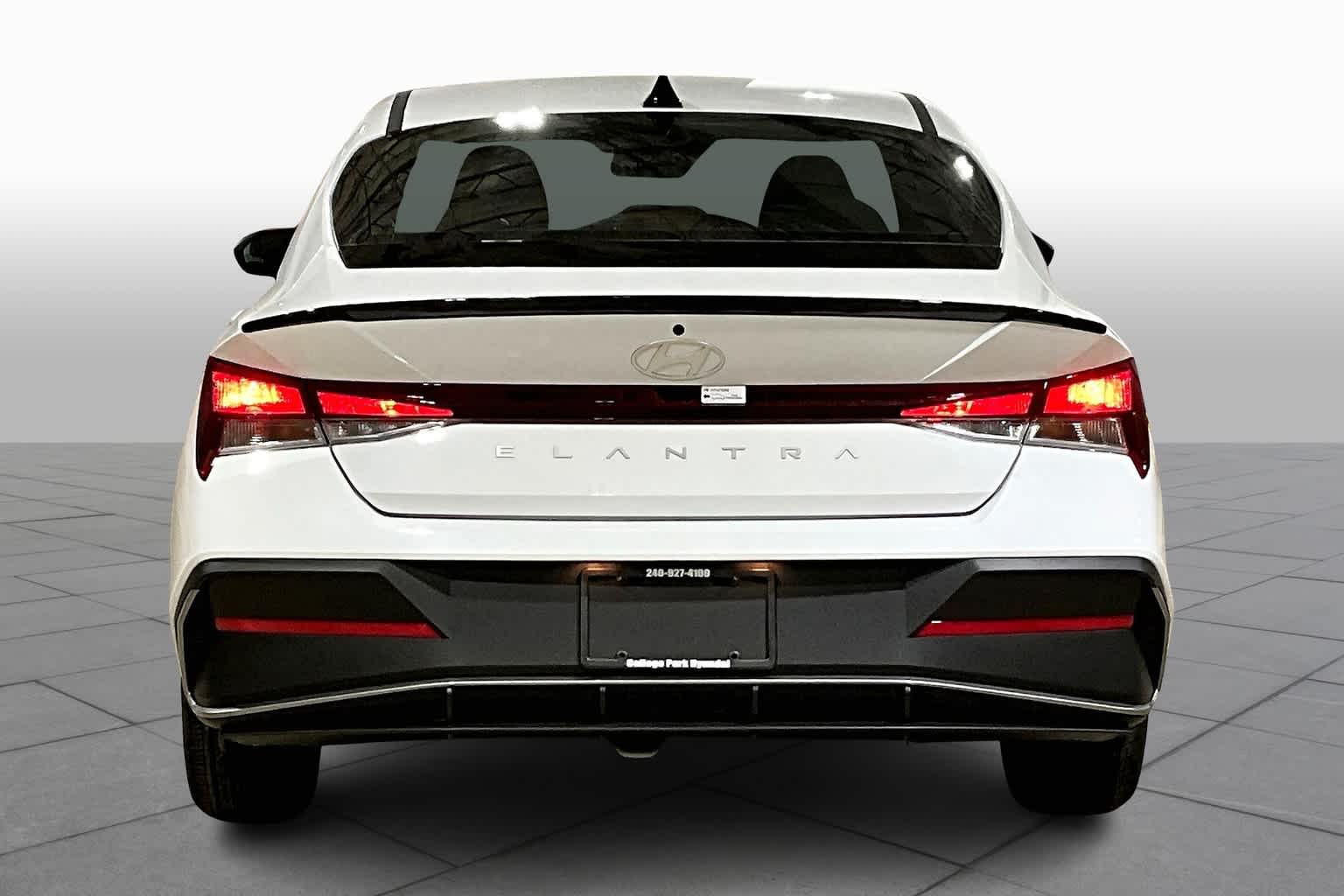 2025 Hyundai Elantra SEL Sport photo 4