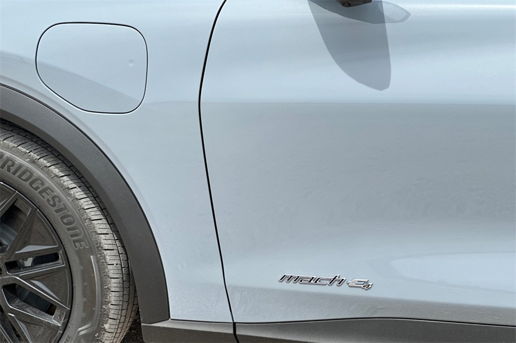 2025 Ford Mustang Mach-E Select photo 25