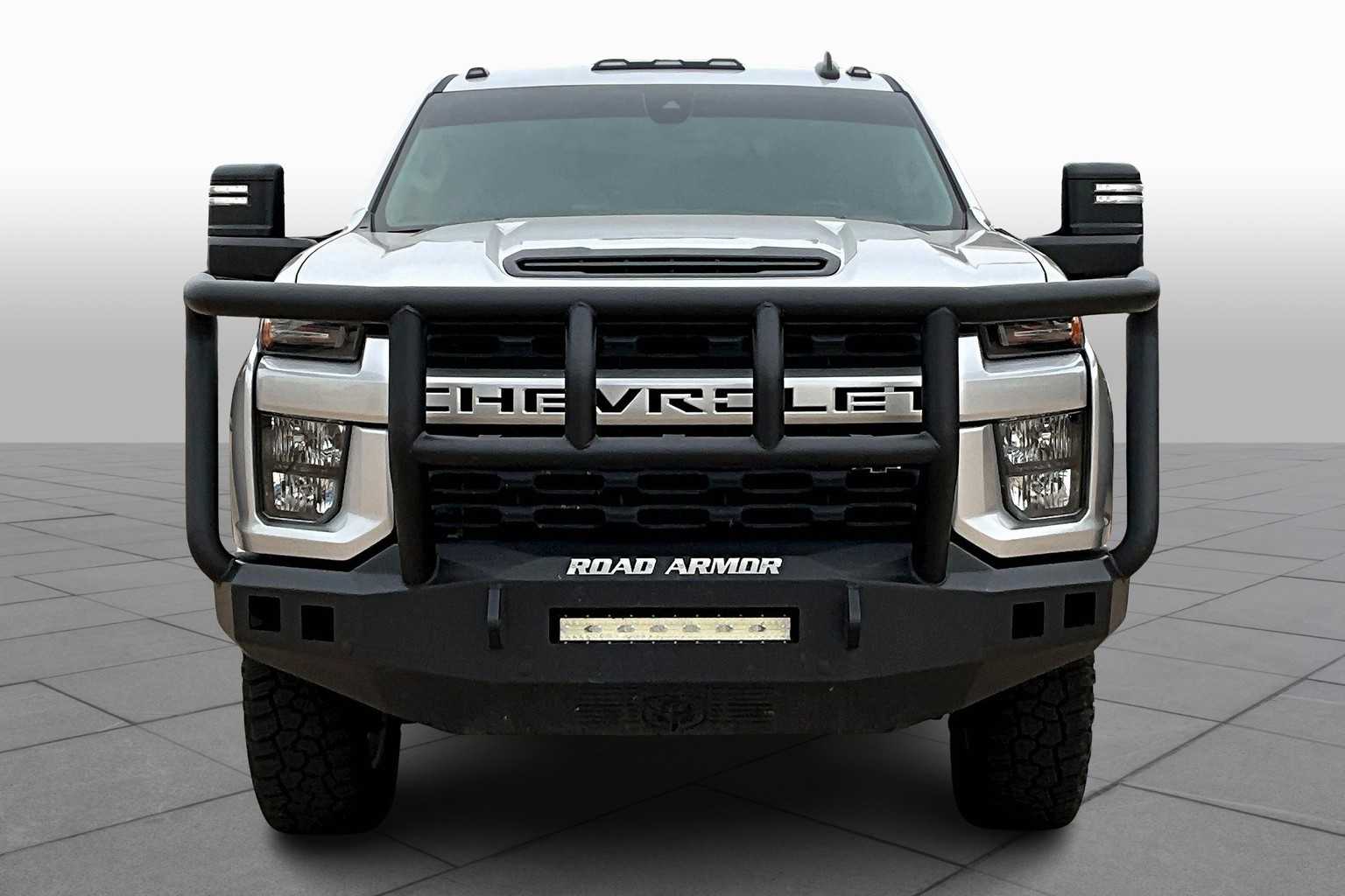 2022 Chevrolet Silverado 2500HD Custom photo 3