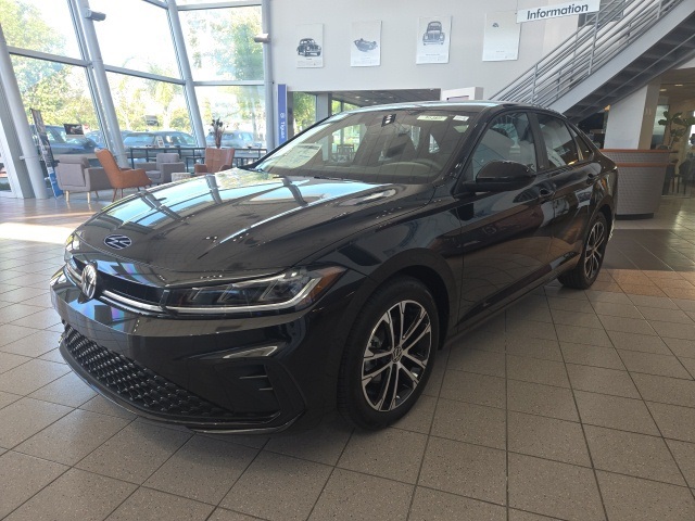 2025 Volkswagen Jetta Sport photo 3