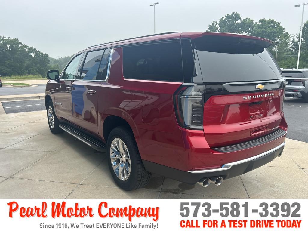 2025 Chevrolet Suburban Premier photo 3