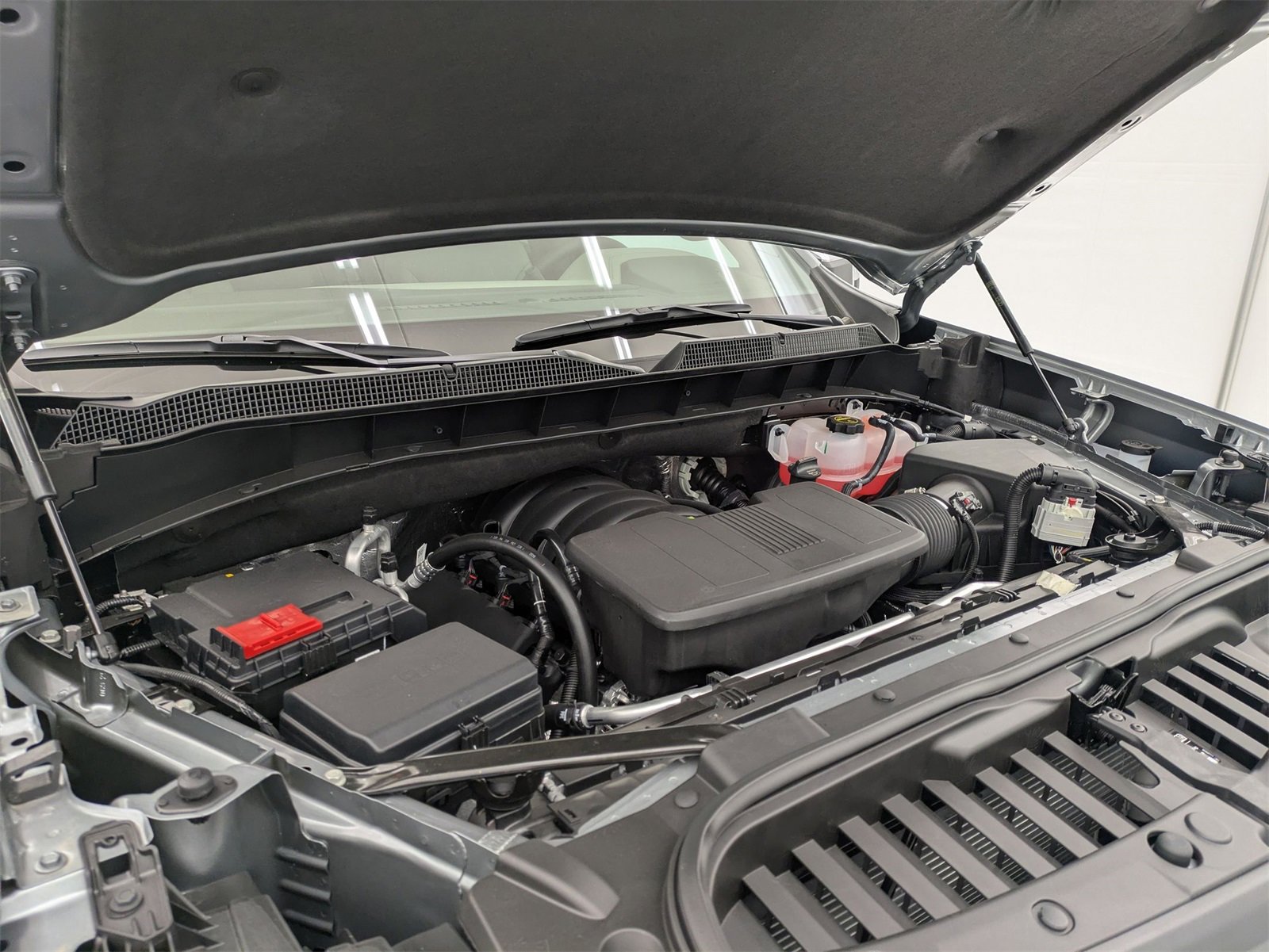 2025 Chevrolet Silverado 1500 LT photo 13