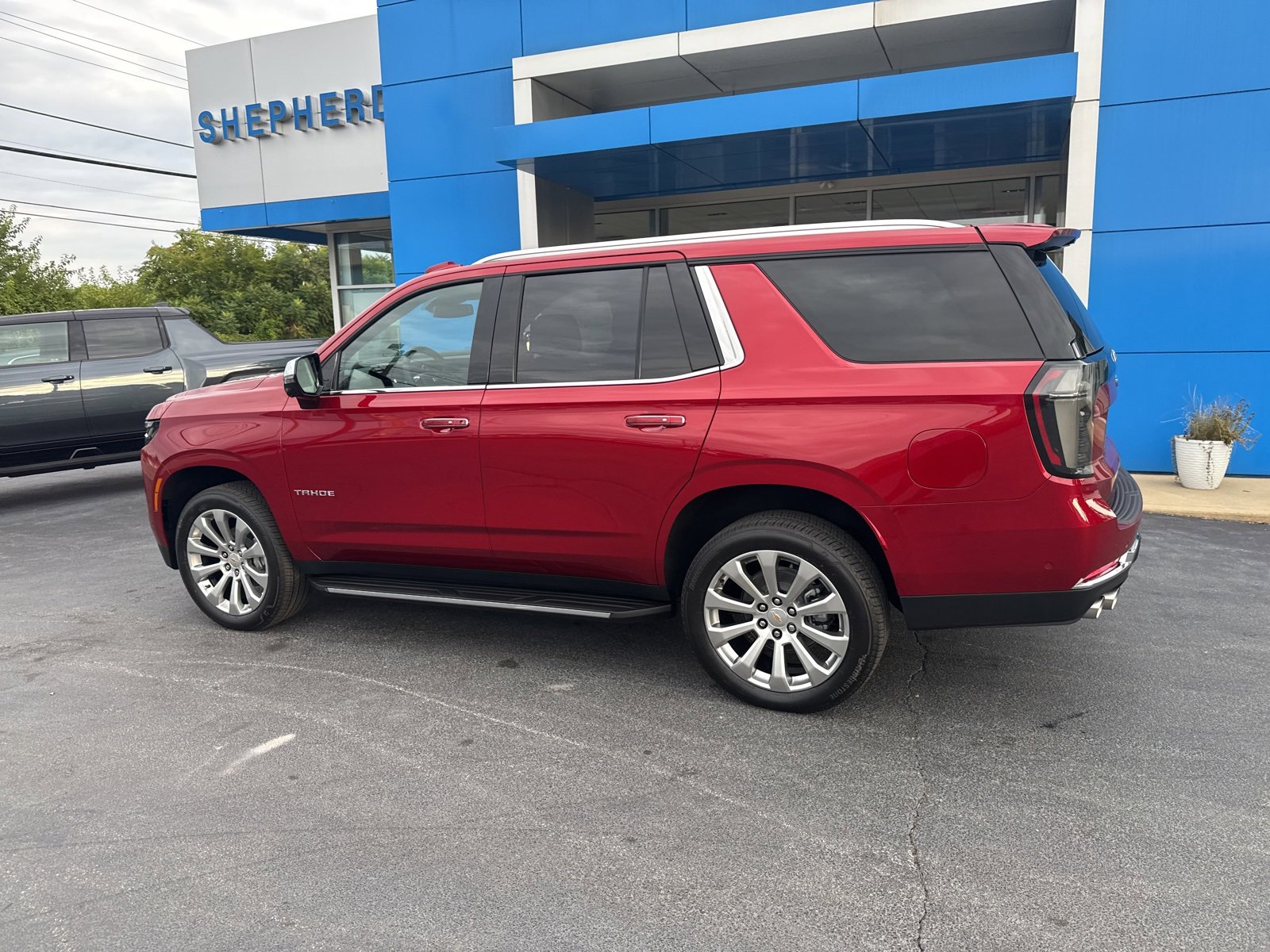 2025 Chevrolet Tahoe Premier photo 5