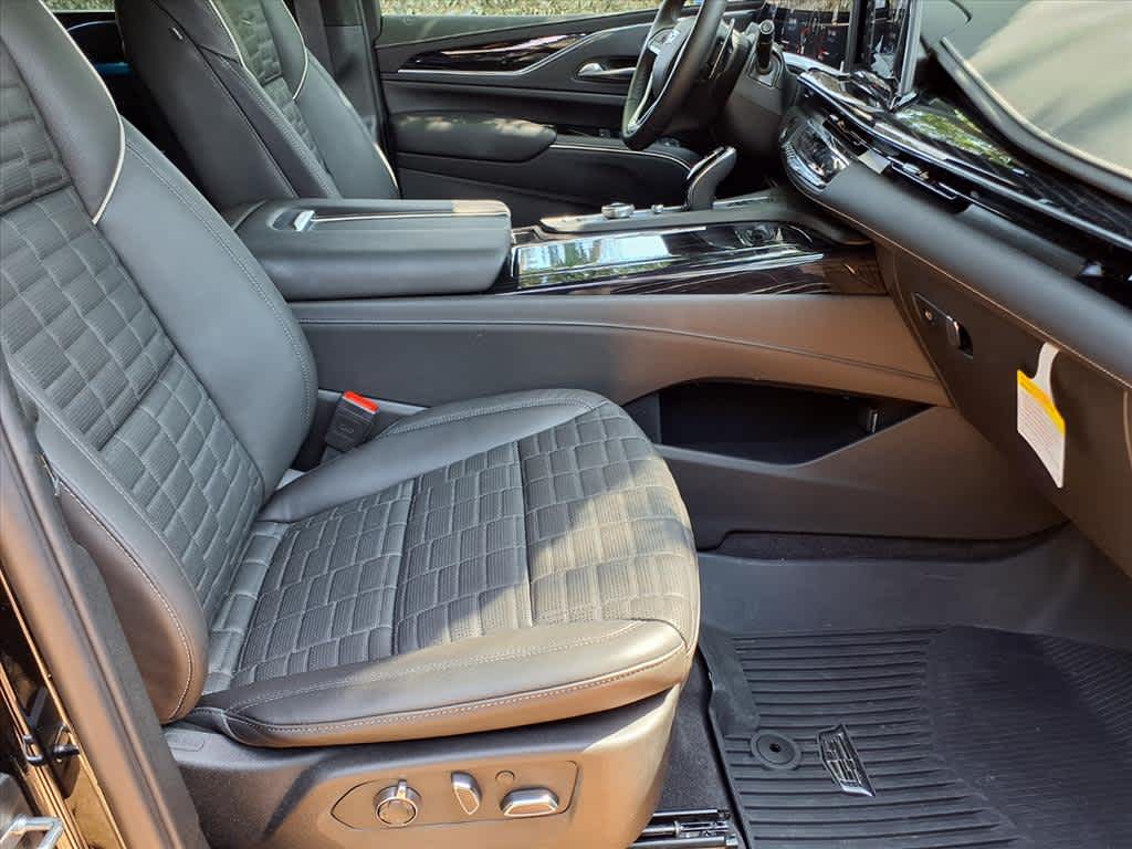2024 Cadillac Escalade ESV V-Series photo 10