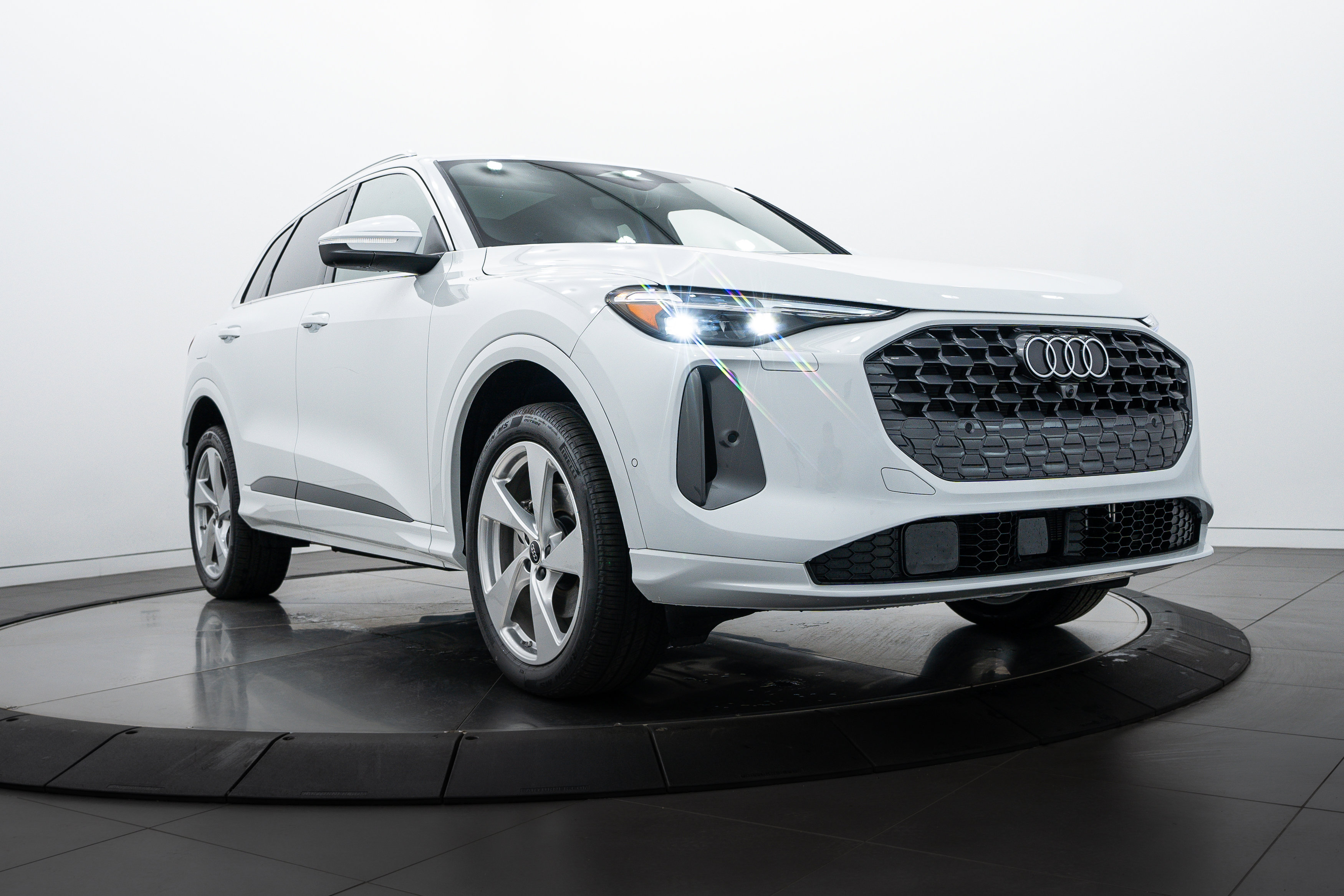New 2025 Glacier White Audi Premium Plus image 1