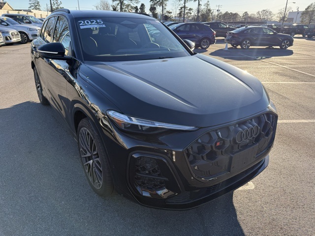 2025 Audi New SQ5 Premium Plus's photo