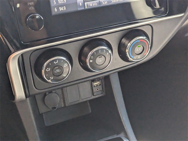2017 Toyota Corolla L photo 21