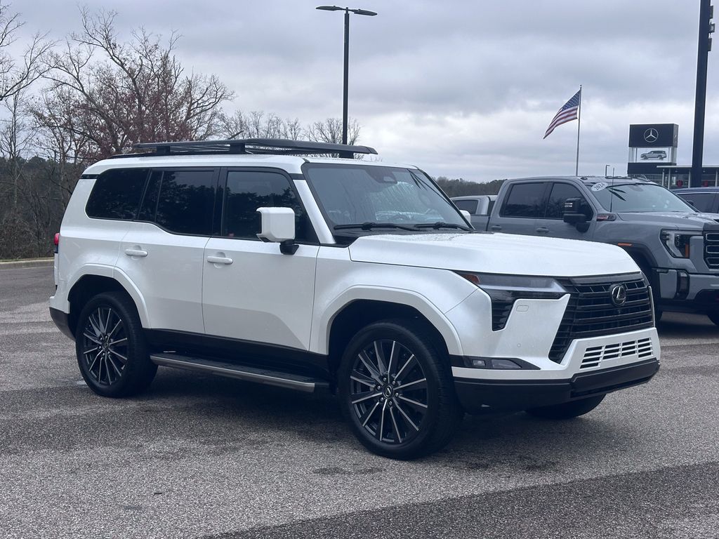 2024 Lexus GX Luxury's photo