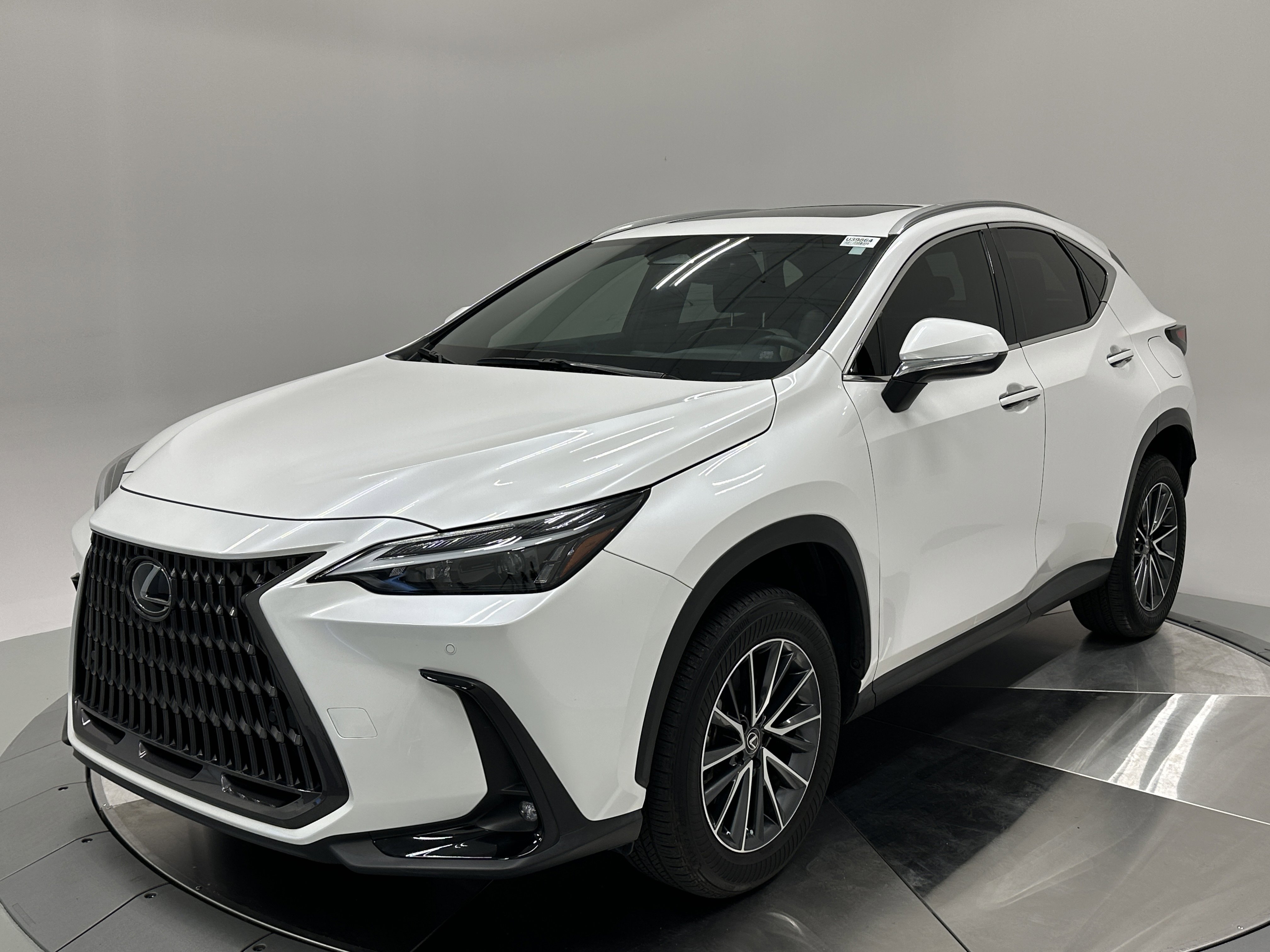 2022 Lexus NX 350 Premium photo 2