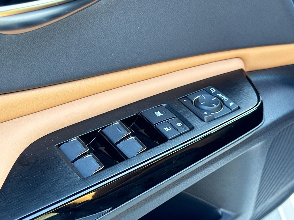 2025 Lexus ES 350 photo 15