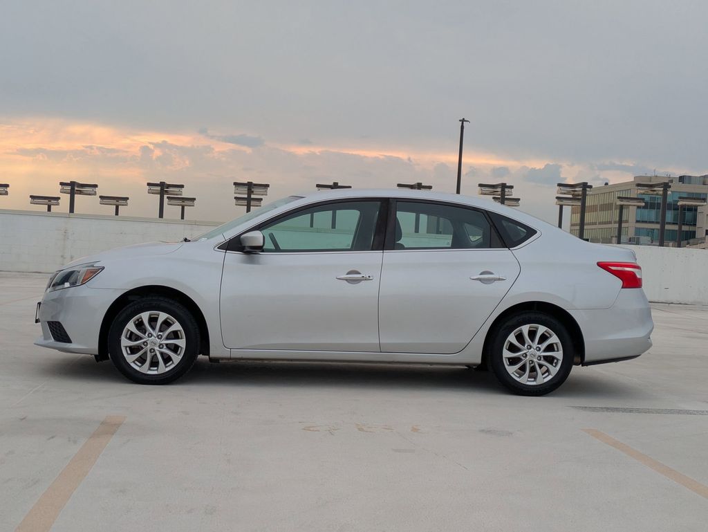 2018 Nissan Sentra SV photo 3